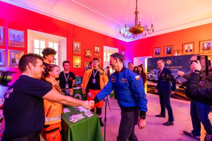 Link: Dr Sławosz Uznański-Wiśniewski do studentów UMB - Przez trudy do gwiazd...