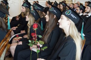 Absolwenci farmacji UMB uroczyście odebrali dyplomy Absolwenci farmacji UMB uroczyście odebrali dyplomy