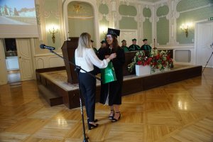 Absolwenci farmacji UMB uroczyście odebrali dyplomy Absolwenci farmacji UMB uroczyście odebrali dyplomy