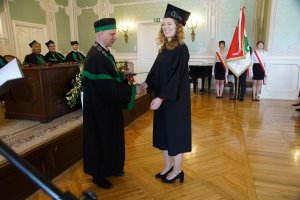 Absolwenci farmacji UMB uroczyście odebrali dyplomy Absolwenci farmacji UMB uroczyście odebrali dyplomy