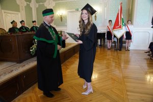 Absolwenci farmacji UMB uroczyście odebrali dyplomy Absolwenci farmacji UMB uroczyście odebrali dyplomy