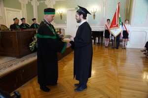 Absolwenci farmacji UMB uroczyście odebrali dyplomy Absolwenci farmacji UMB uroczyście odebrali dyplomy