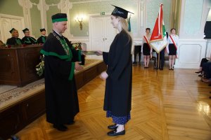 Absolwenci farmacji UMB uroczyście odebrali dyplomy Absolwenci farmacji UMB uroczyście odebrali dyplomy