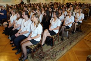 Ponad 300 absolwentów pielęgniarstwa, położnictwa i fizjoterapii UMB odebrało dziś uroczyście dyplomy Ponad 300 absolwentów pielęgniarstwa, położnictwa i fizjoterapii UMB odebrało dziś uroczyście dyplomy