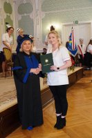 Ponad 300 absolwentów pielęgniarstwa, położnictwa i fizjoterapii UMB odebrało dziś uroczyście dyplomy Ponad 300 absolwentów pielęgniarstwa, położnictwa i fizjoterapii UMB odebrało dziś uroczyście dyplomy