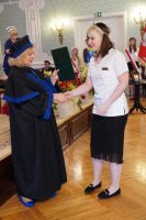 Ponad 300 absolwentów pielęgniarstwa, położnictwa i fizjoterapii UMB odebrało dziś uroczyście dyplomy Ponad 300 absolwentów pielęgniarstwa, położnictwa i fizjoterapii UMB odebrało dziś uroczyście dyplomy