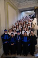 Ponad 300 absolwentów pielęgniarstwa, położnictwa i fizjoterapii UMB odebrało dziś uroczyście dyplomy Ponad 300 absolwentów pielęgniarstwa, położnictwa i fizjoterapii UMB odebrało dziś uroczyście dyplomy