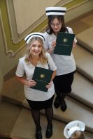 Ponad 300 absolwentów pielęgniarstwa, położnictwa i fizjoterapii UMB odebrało dziś uroczyście dyplomy Ponad 300 absolwentów pielęgniarstwa, położnictwa i fizjoterapii UMB odebrało dziś uroczyście dyplomy