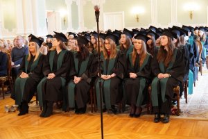 Ponad 300 absolwentów pielęgniarstwa, położnictwa i fizjoterapii UMB odebrało dziś uroczyście dyplomy Ponad 300 absolwentów pielęgniarstwa, położnictwa i fizjoterapii UMB odebrało dziś uroczyście dyplomy