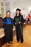 Ponad 300 absolwentów pielęgniarstwa, położnictwa i fizjoterapii UMB odebrało dziś uroczyście dyplomy Ponad 300 absolwentów pielęgniarstwa, położnictwa i fizjoterapii UMB odebrało dziś uroczyście dyplomy