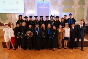 Ponad 300 absolwentów pielęgniarstwa, położnictwa i fizjoterapii UMB odebrało dziś uroczyście dyplomy Ponad 300 absolwentów pielęgniarstwa, położnictwa i fizjoterapii UMB odebrało dziś uroczyście dyplomy