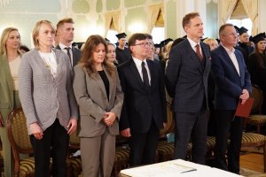 Ponad 300 absolwentów pielęgniarstwa, położnictwa i fizjoterapii UMB odebrało dziś uroczyście dyplomy Ponad 300 absolwentów pielęgniarstwa, położnictwa i fizjoterapii UMB odebrało dziś uroczyście dyplomy