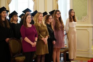 Ponad 300 absolwentów pielęgniarstwa, położnictwa i fizjoterapii UMB odebrało dziś uroczyście dyplomy Ponad 300 absolwentów pielęgniarstwa, położnictwa i fizjoterapii UMB odebrało dziś uroczyście dyplomy