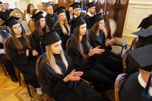 Ponad 300 absolwentów pielęgniarstwa, położnictwa i fizjoterapii UMB odebrało dziś uroczyście dyplomy Ponad 300 absolwentów pielęgniarstwa, położnictwa i fizjoterapii UMB odebrało dziś uroczyście dyplomy