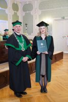 Absolwenci Farmacji UMB 2024 odebrali dyplomy Absolwenci Farmacji UMB 2024 odebrali dyplomy