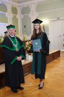 Absolwenci Farmacji UMB 2024 odebrali dyplomy Absolwenci Farmacji UMB 2024 odebrali dyplomy