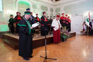 Ponad 150 naukowców świętowało awanse naukowe podczas Uroczystego Posiedzenia Senatu UMB 