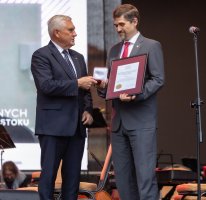 Ośrodek Badań Populacyjnych UMB i prof. Tomasz Hirnle z nagrodą Urbi Meritus Ośrodek Badań Populacyjnych UMB i prof. Tomasz Hirnle z nagrodą Urbi Meritus