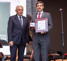 Ośrodek Badań Populacyjnych UMB i prof. Tomasz Hirnle z nagrodą Urbi Meritus Ośrodek Badań Populacyjnych UMB i prof. Tomasz Hirnle z nagrodą Urbi Meritus