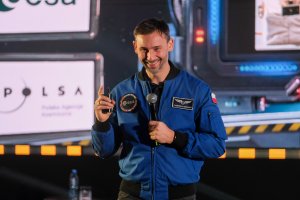 Kosmos inspiracji. Wizyta polskiego astronauty dr. Sławosza Uznańskiego-Wiśniewskiego w UMB Kosmos inspiracji. Wizyta polskiego astronauty dr. Sławosza Uznańskiego-Wiśniewskiego w UMB