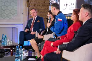 Kosmos inspiracji. Wizyta polskiego astronauty dr. Sławosza Uznańskiego-Wiśniewskiego w UMB Kosmos inspiracji. Wizyta polskiego astronauty dr. Sławosza Uznańskiego-Wiśniewskiego w UMB