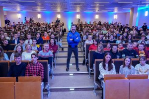 Kosmos inspiracji. Wizyta polskiego astronauty dr. Sławosza Uznańskiego-Wiśniewskiego w UMB Kosmos inspiracji. Wizyta polskiego astronauty dr. Sławosza Uznańskiego-Wiśniewskiego w UMB