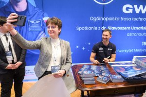 Kosmos inspiracji. Wizyta polskiego astronauty dr. Sławosza Uznańskiego-Wiśniewskiego w UMB Kosmos inspiracji. Wizyta polskiego astronauty dr. Sławosza Uznańskiego-Wiśniewskiego w UMB