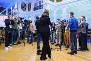 Kosmos inspiracji. Wizyta polskiego astronauty dr. Sławosza Uznańskiego-Wiśniewskiego w UMB Kosmos inspiracji. Wizyta polskiego astronauty dr. Sławosza Uznańskiego-Wiśniewskiego w UMB