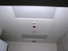 Czujniki systemów dozorowych w stropie podwieszanym 