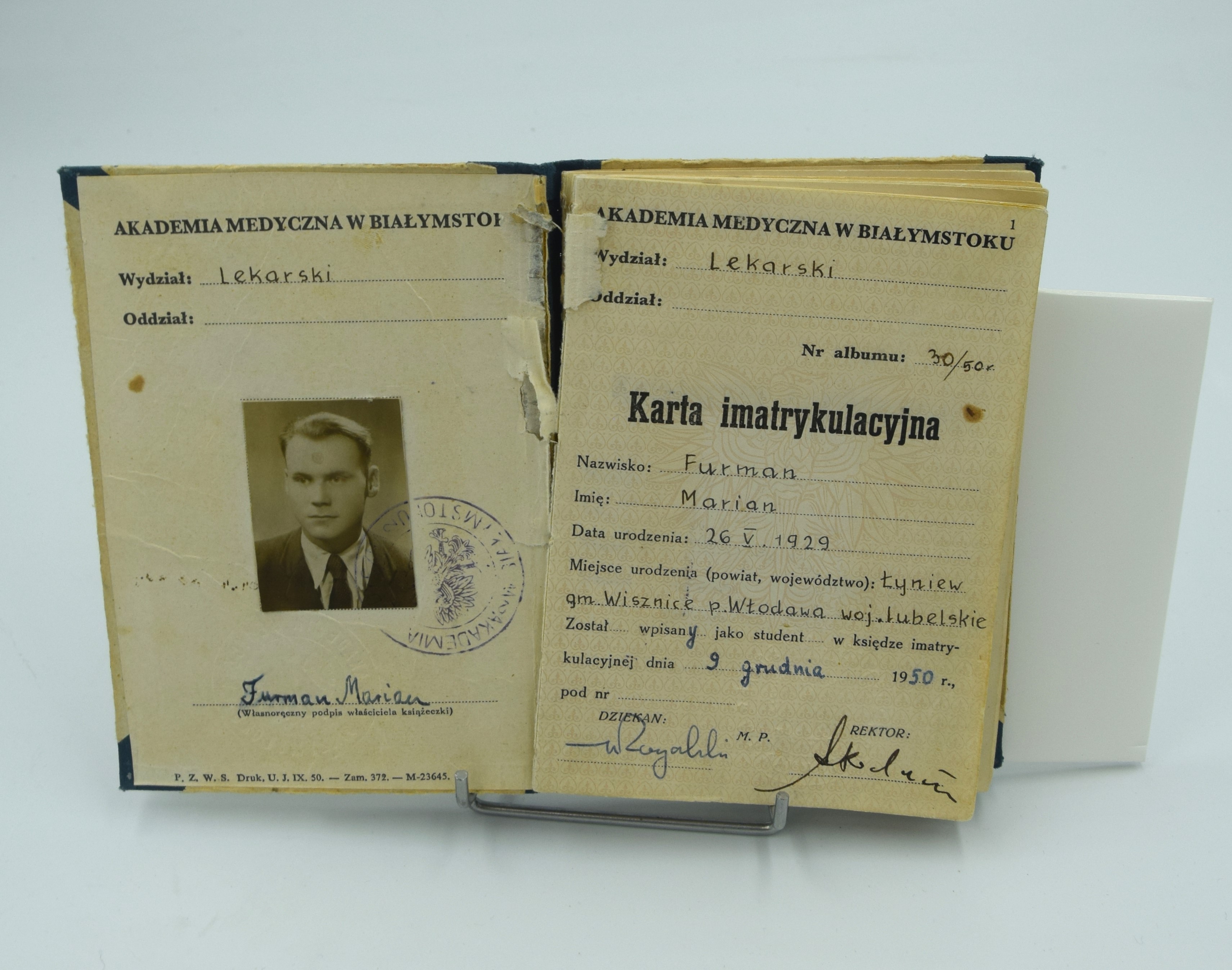 Zdjęcie: PIERWSI ABSOLWENCI AKADEMII MEDYCZNEJ W BIAŁYMSTOKU