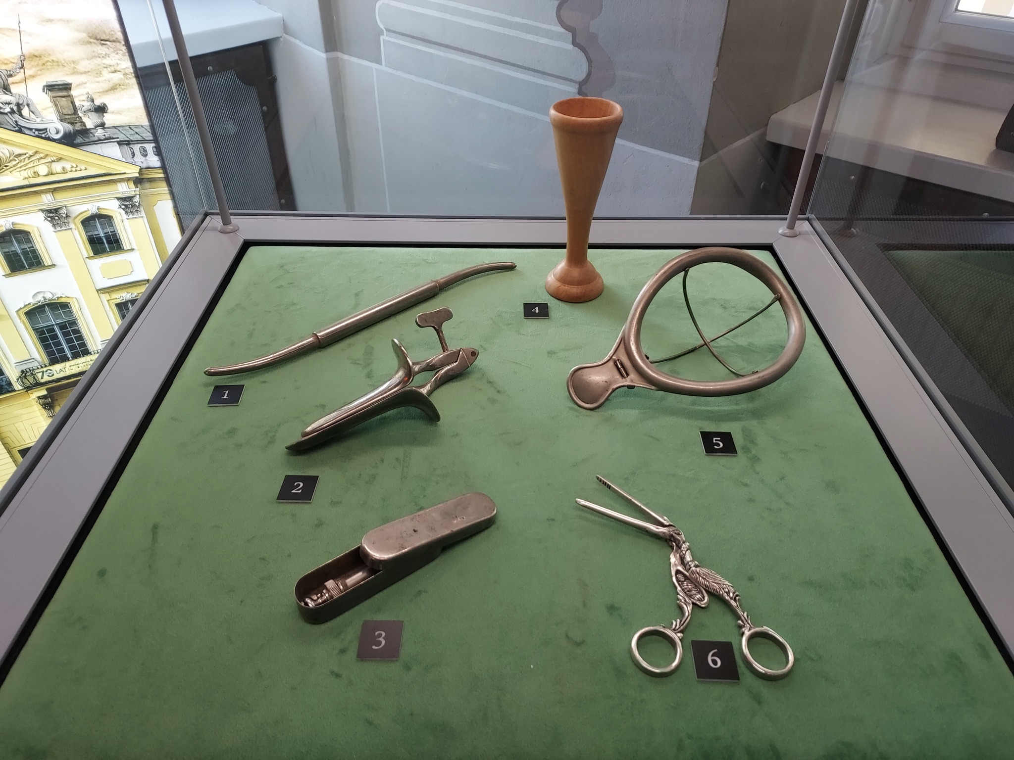 Zdjęcie: GINEKOLOGIA W BIAŁYMSTOKU – OD PAŁACOWEJ SZKOŁY POŁOŻNYCH DO PIERWSZEGO ZAPŁODNIENIA POZAUSTROJOWEGO