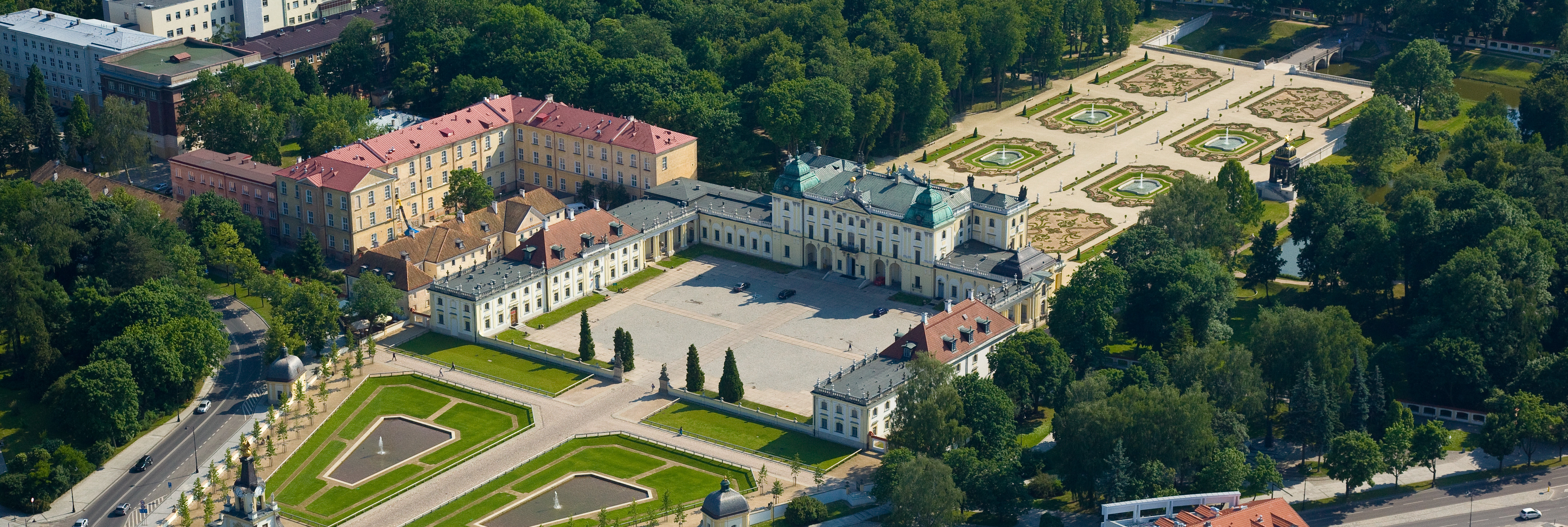 Pałac Branickich - siedziba Fundacji UMB