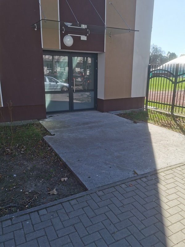 Opis alternatywny znajduje się w treści